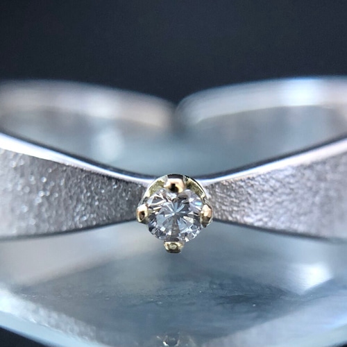澄み渡る無垢な煌めきダイヤモンドソリテールリング シルバー ゴールド