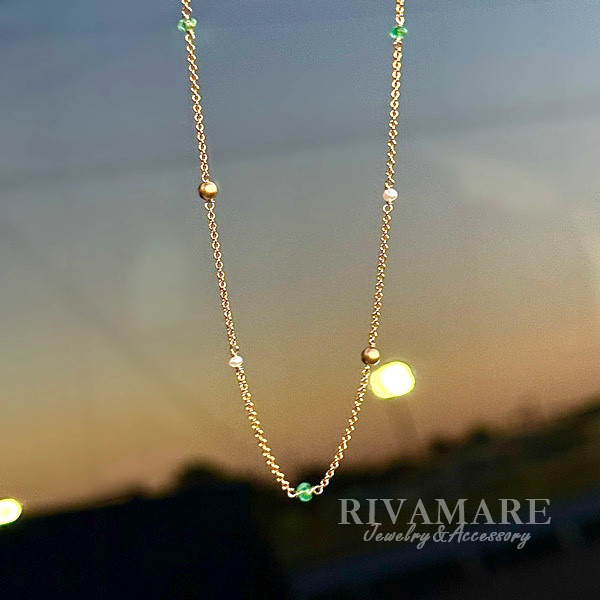 「オリエンタルな風に吹かれて」エメラルド パール 真珠 ゴールドビーズ ステーションネックレス