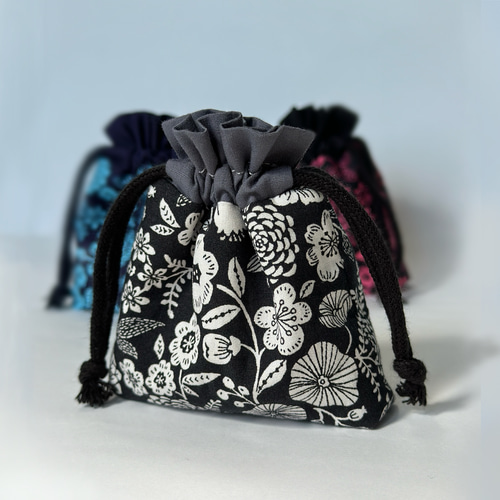 送料無料》 ミニ巾着 【花柄】 ミニミニ巾着 ミニポーチ 手のひら
