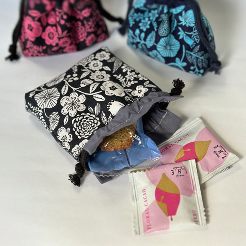 送料無料》 ミニ巾着 【花柄】 ミニミニ巾着 ミニポーチ 手のひら