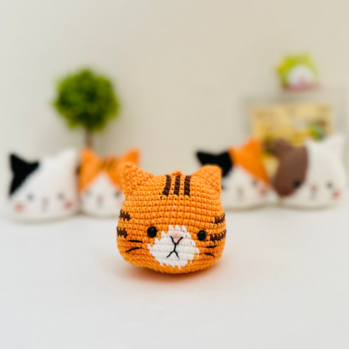 キーホルダー 猫の顔 バッグチャーム 編みぐるみ インテリア