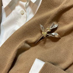 キンモクセイのブローチ(SV925、K18) 4枚目の画像