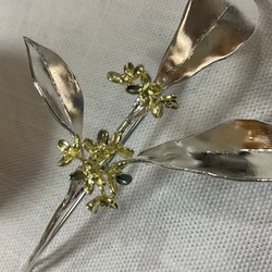 キンモクセイのブローチ(SV925、K18) 6枚目の画像