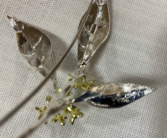 キンモクセイのブローチ(SV925、K18) 7枚目の画像