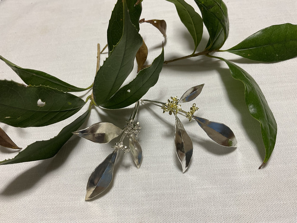 キンモクセイのブローチ(SV925、K18) 8枚目の画像