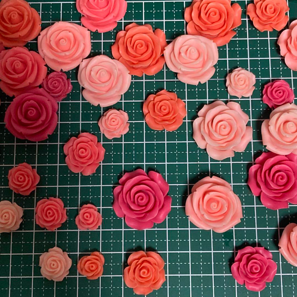 デコパーツ　40個セット　カボションフラワー　プラパーツ　ローズ 6枚目の画像