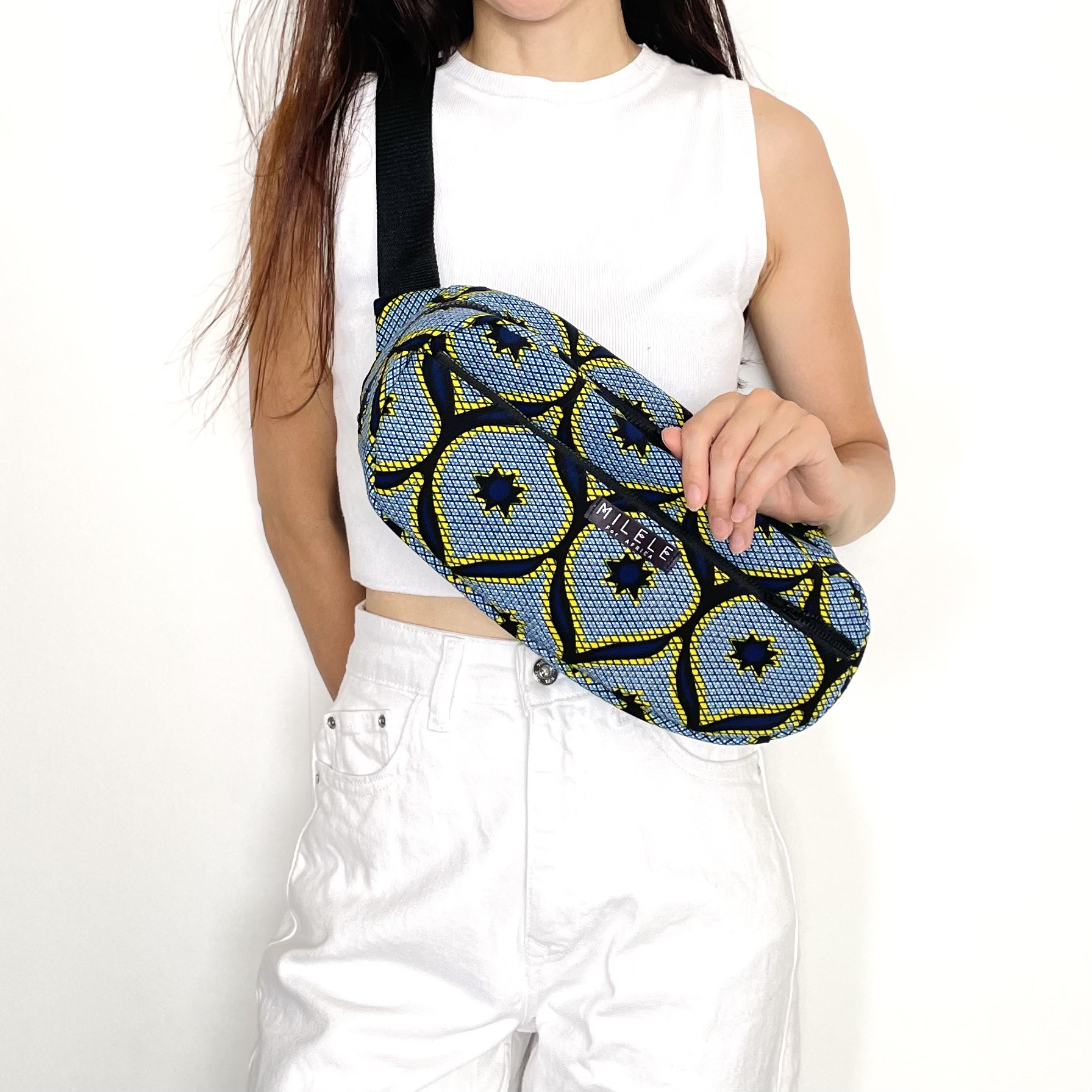 【アフリカ / バティック】驚くほどたっぷり入るボディバッグ◆STAR