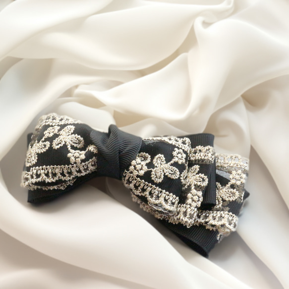 【選べる3色】グログランとレース 刺繍リボンのアーチ型ヘアクリップ バレッタ お呼ばれ 通勤 リボン 母の日 大人 8枚目の画像