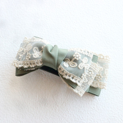 【選べる3色】グログランとレース 刺繍リボンのアーチ型ヘアクリップ バレッタ お呼ばれ 通勤 リボン 母の日 大人 4枚目の画像