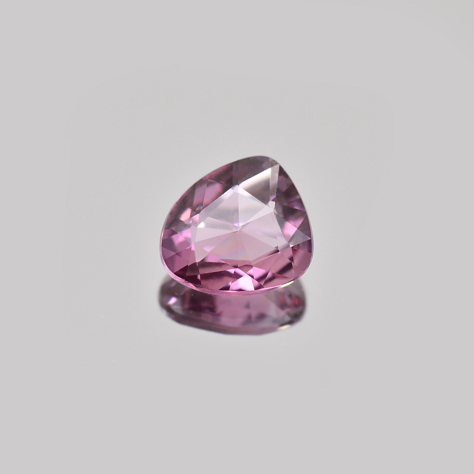 ソ付 パープル ピンク スピネル 1.012ct ルース  ローズカット