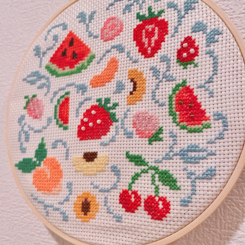 【国産】 クロスステッチ完成品 フレーム付き 刺繍 フルーツ カラフル その他