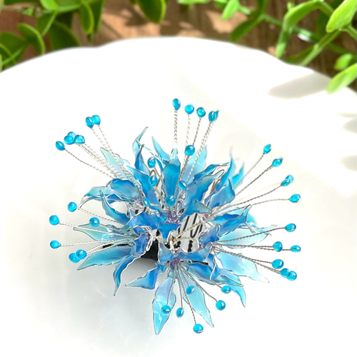 青い彼岸花の髪飾り ＊アメリカンフラワー ＊ディップアート