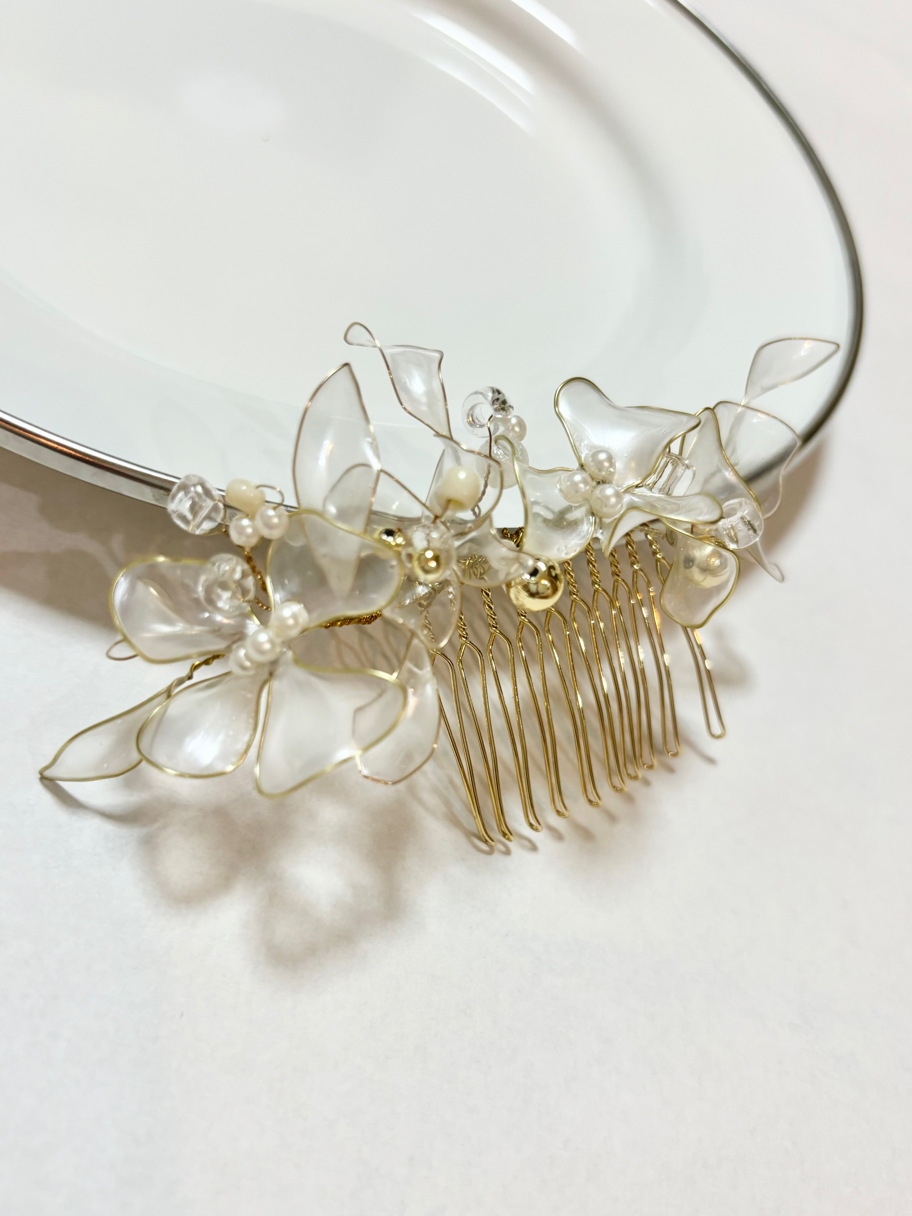 ＊洋装髪飾り＊　成人式髪飾り　七五三　パール　プリザーブドフラワー　アメリカンフラワー　結婚式髪飾り　七五三　髪型