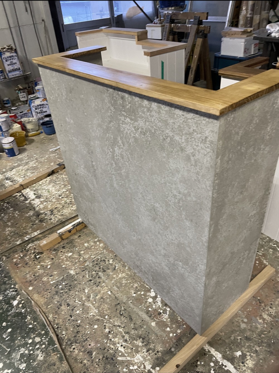 石っぽいカウンター　レジカウンター　受付カウンター