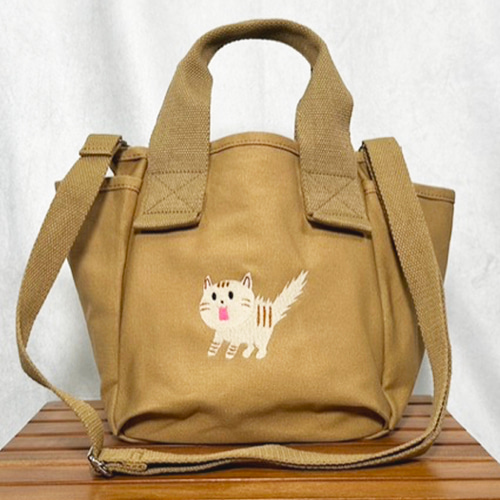 驚き猫の刺繍 たくさんポケット付きキャンバス2WAYミニショルダー