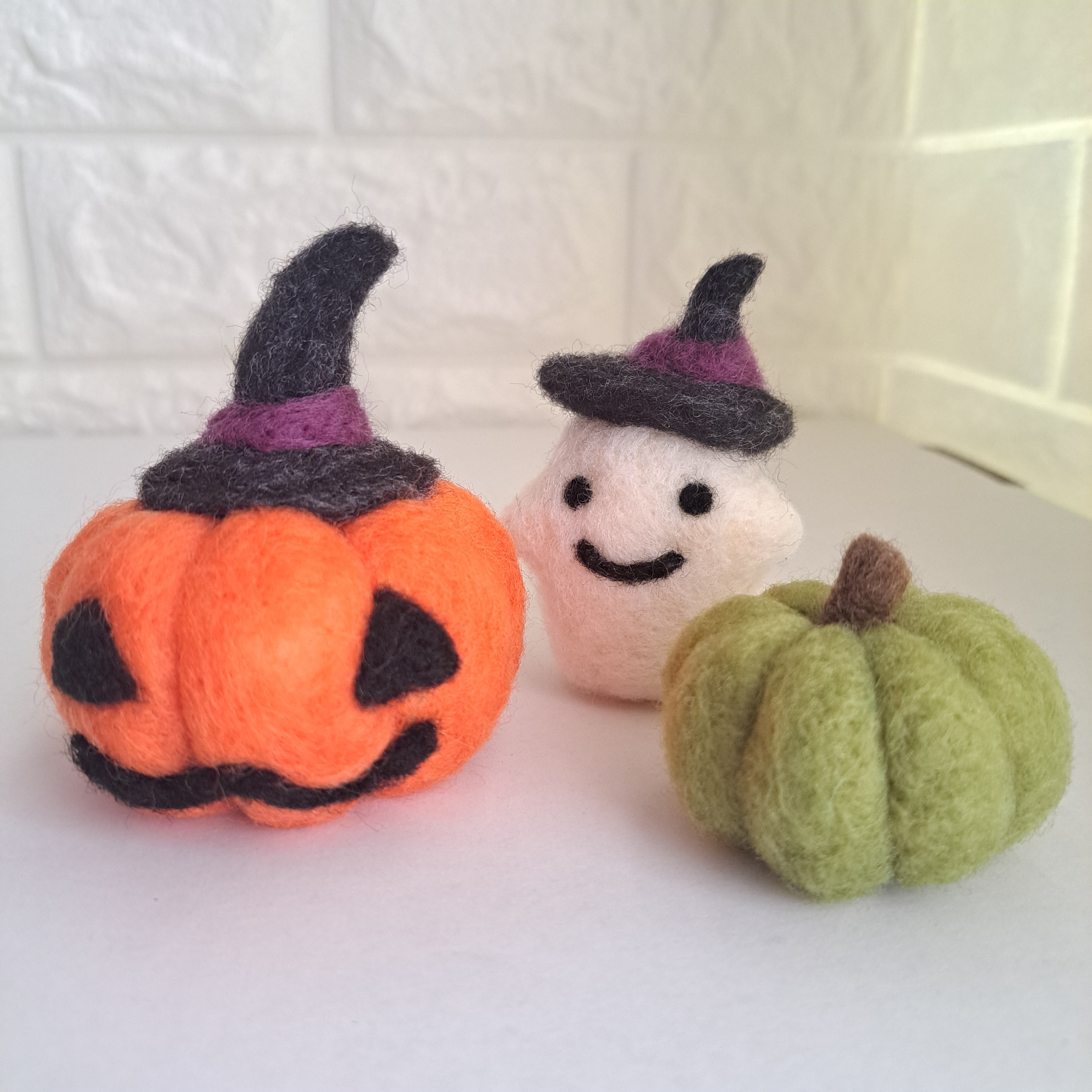 【楓花様】ハロウィン飾り各種  置物 羊毛フェルト ちりめん ハンドメイド 楓花様】ハロウィン飾り かぼちゃの馬車 ちりめん 羊毛フェルト