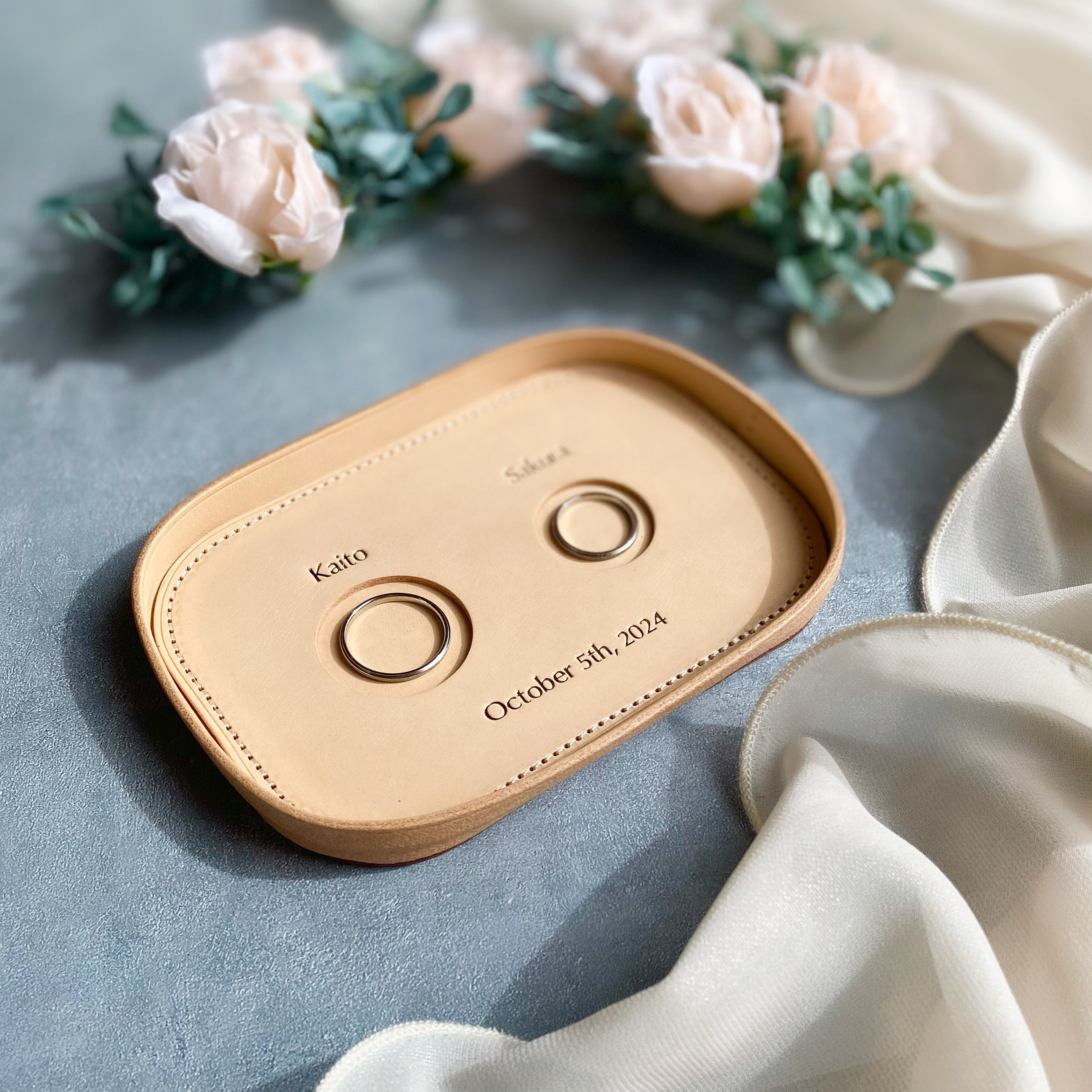 上質ヌメ革のリングピロー　お名前＊記念日＊刻印