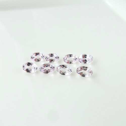 14kgf〉ピンククンツァイトのオーバルカットピアス ピアス