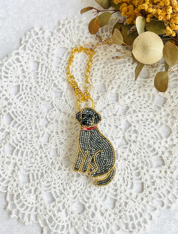 2way】ビーズ刺繍のうちの子ブローチ、バッグチャーム・黒ラブ