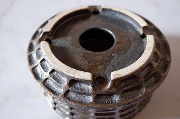 6号燻し金彩平鉢574　塊根植物　多肉植物　盆栽　植木鉢　作家鉢　沖縄 6枚目の画像