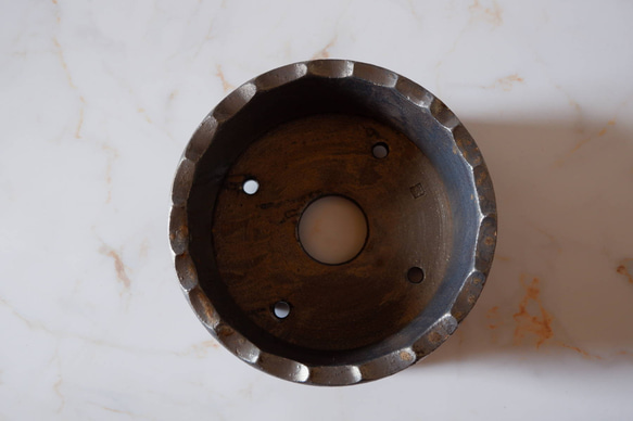 6号燻し金彩平鉢574　塊根植物　多肉植物　盆栽　植木鉢　作家鉢　沖縄 5枚目の画像