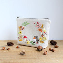 専用❁ハンドメイドになります❁ CORAL&TUSK　 リネンポーチ　2点 羊毛フェルト刺繍のリネンポーチ（Take a Break! ハリネズミ