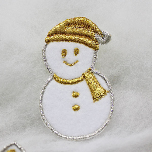 カラフル スノーマン ワッペン 雪だるま ビーズ刺繍（クリスマス 刺繡 