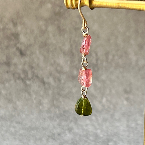 マルチカラートルマリン ラフロックカット 14kgf ピアス ピアス