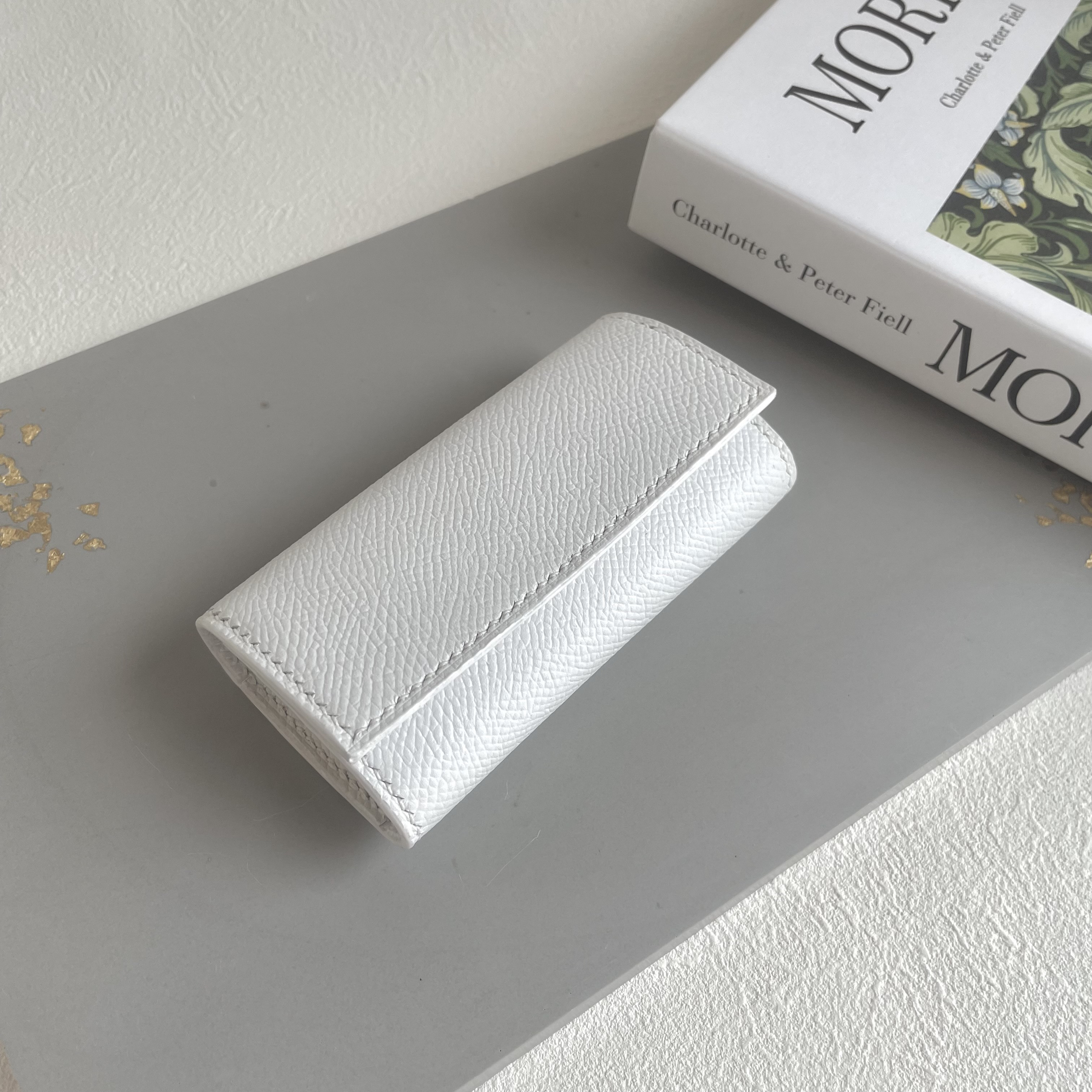 【フランス／フランス産レザー】三つ折りキーケース 高級本革 エプソン 4連金具｜送料無料