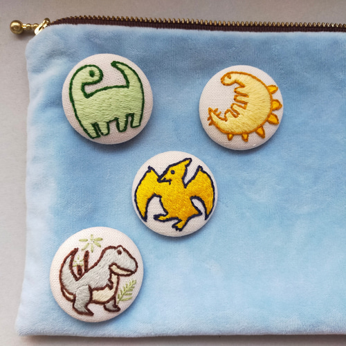 受注制作】ティラノサウルスの刺繍ブローチ ブローチ irotsubame 通販 