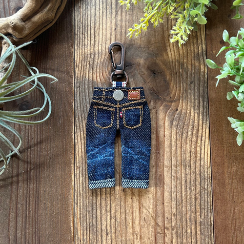 【正規逆輸入品】 【 ユーズド加工 デニムジーンズキーホルダー Made Japan in 小物