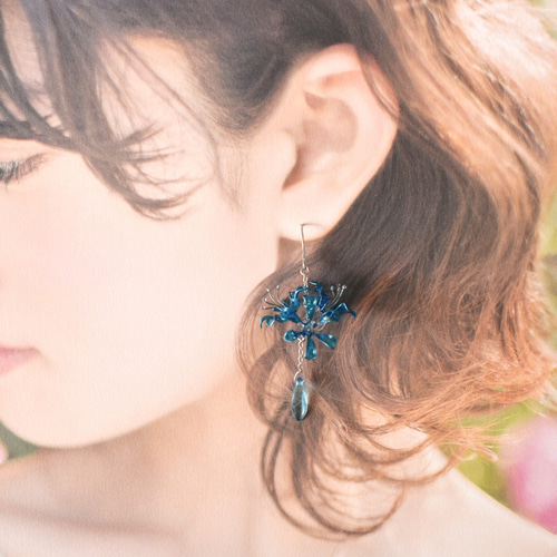 Amazon.co.jp: 空と彼岸花の雲レジンオルゴナイトピアス