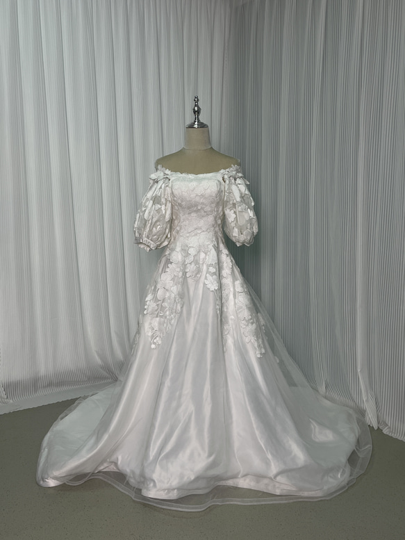 送料無料！ウェディングドレス オフショルダー 魅惑の花レース  