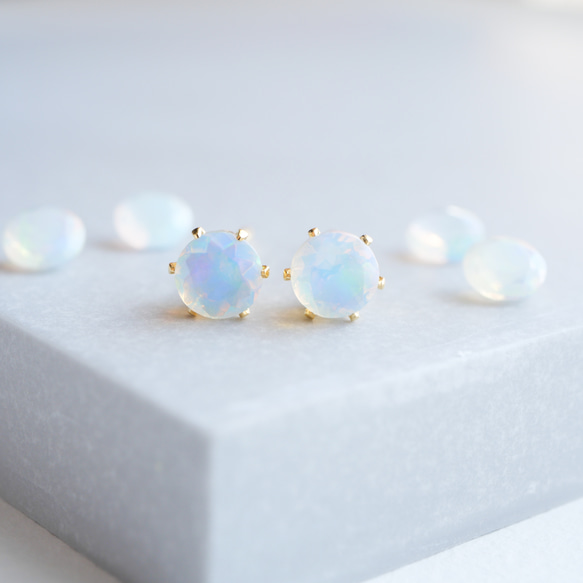 オパールの一粒ピアス ４ｍｍ  １０月誕生石　サージカルステンレス　金属アレルギー対応　小粒　天然石　金アレ対応　小さい 7枚目の画像
