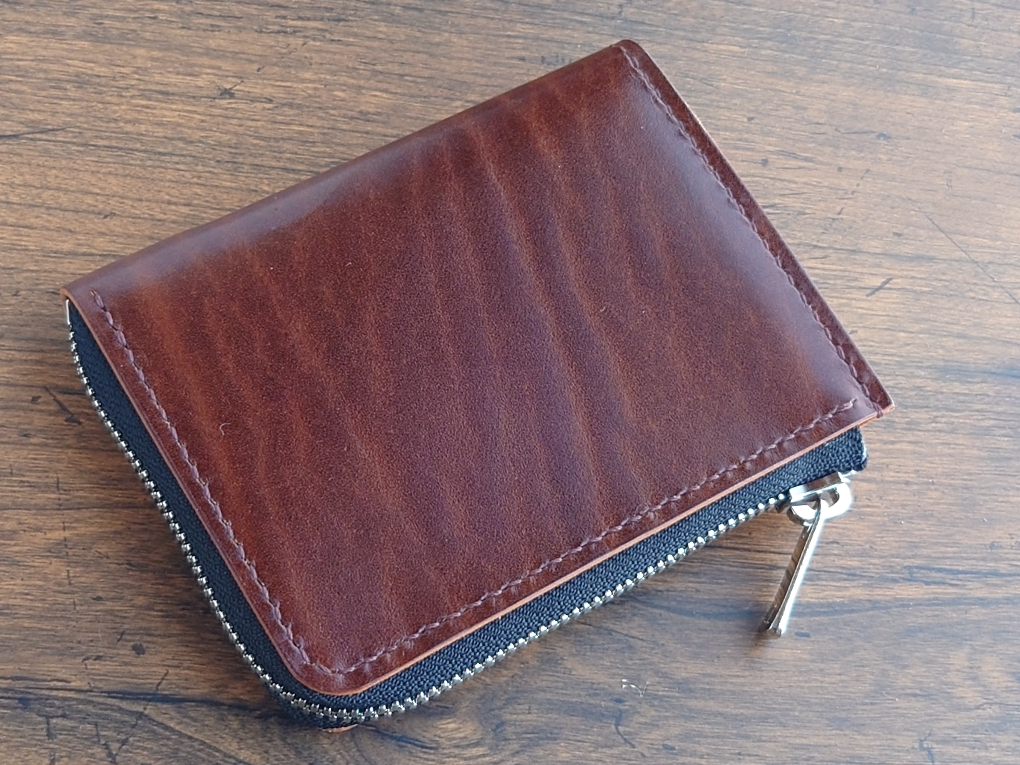 ルガトショルダーＬ字ファスナーコンパクトウォレット