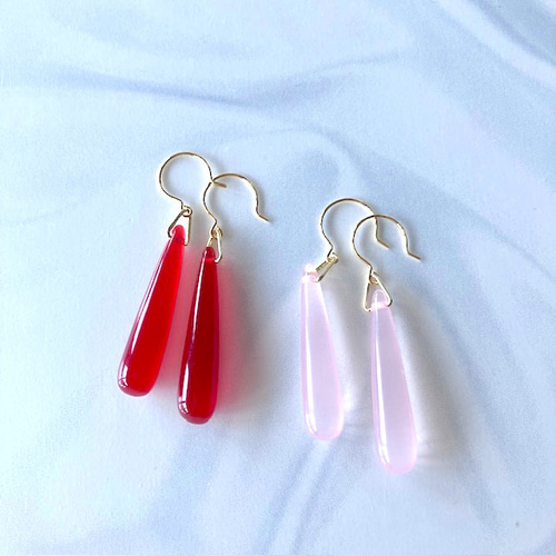 ロング ウォータードロップ ピアス （ ポリエステル樹脂 レッド ピンク