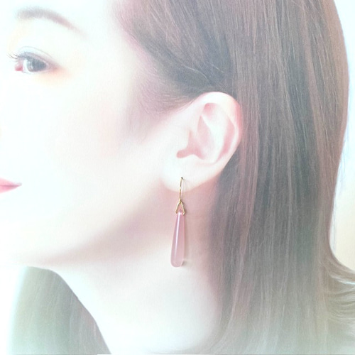 ロング ウォータードロップ ピアス （ ポリエステル樹脂 レッド ピンク