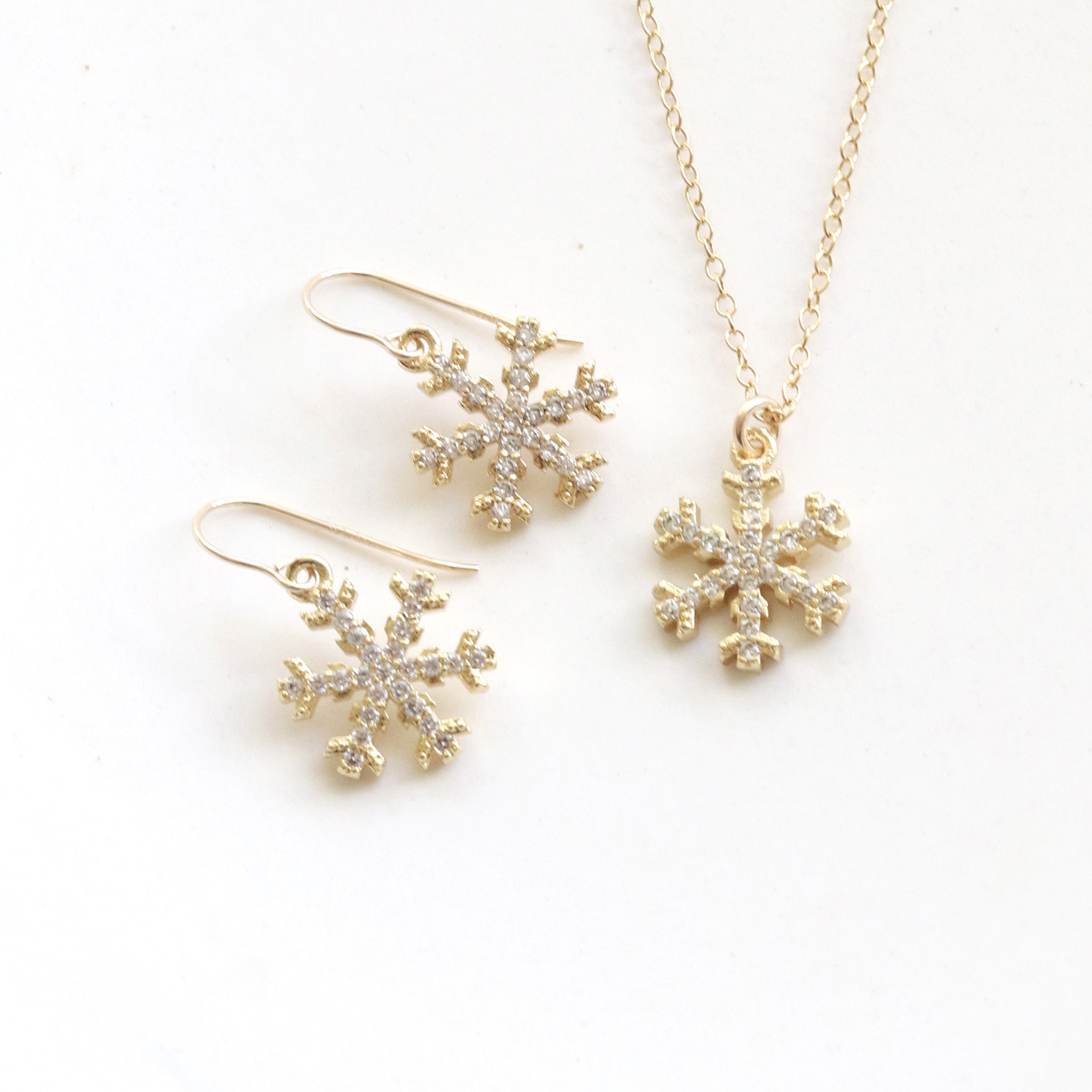 雪の結晶（L）ネックレス＆ピアス／イヤリングセット｜CZ｜14Kgf｜アレルギー対応 — Snowflake —