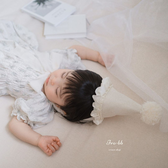 ✽NEW✽　white party hat   パーティハット   ヘッドアクセサリー　誕生日　ハーフバースデー　パーテ 2枚目の画像