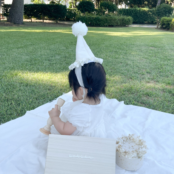 ✽NEW✽　white party hat   パーティハット   ヘッドアクセサリー　誕生日　ハーフバースデー　パーテ 7枚目の画像
