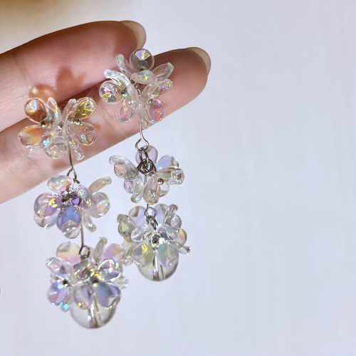 プチパール×ホワイトフラワーボール　ピアス　イヤリング フラワーアクセサリー ピアス イヤリング プレゼント 記念日