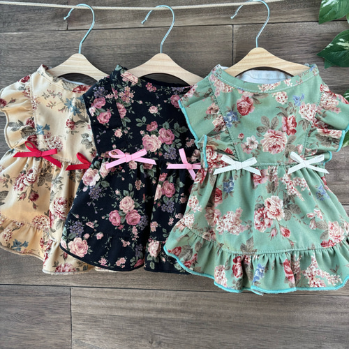 犬服⭐︎ハンドメイド　フリルワンピース ロココ調 犬服 ハンドメイド フリル ワンピース ペット服