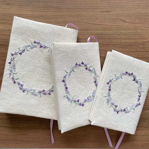 ラベンダー刺繍のブックカバー ブックカバー tomoprix 通販