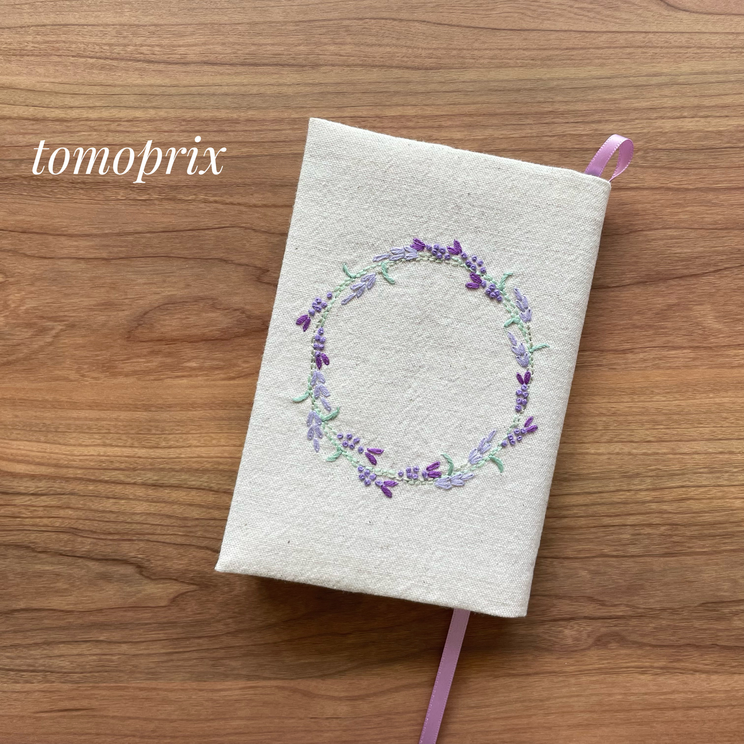 たろうちゃん様オーダー　ハンドメイド　ブックカバー　手刺繍 手刺繍ブックカバー ＊ガーデン | iichi 日々の暮らしを心地よく
