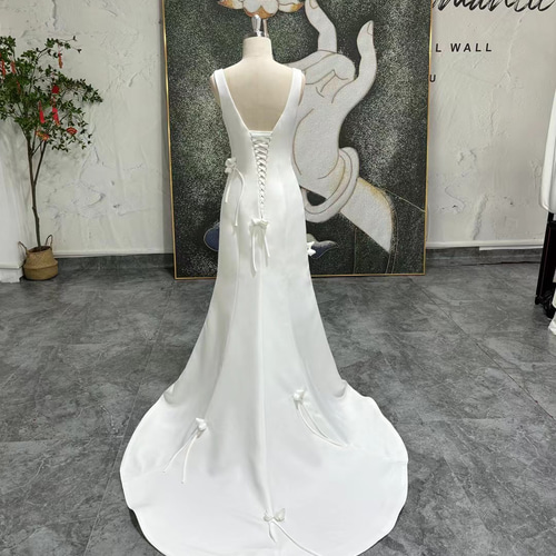 憧れのドレススクエアネック高級サテン ローズ オフホワイト編み上げ  