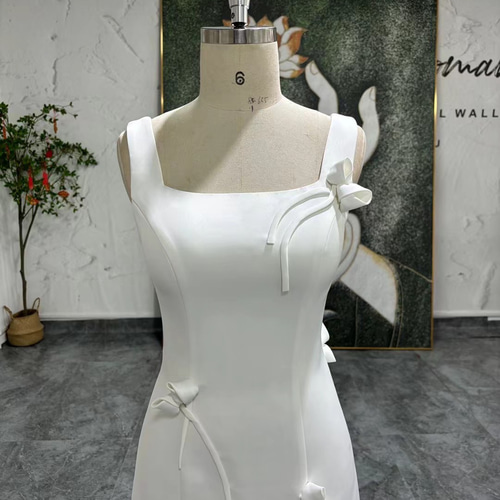 憧れのドレススクエアネック高級サテン ローズ オフホワイト編み上げ