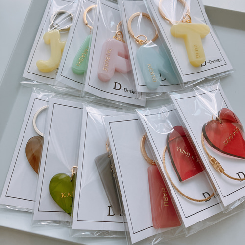 名入れ/言葉入れ無料】全12色 クリアカラー ハート キーホルダー L