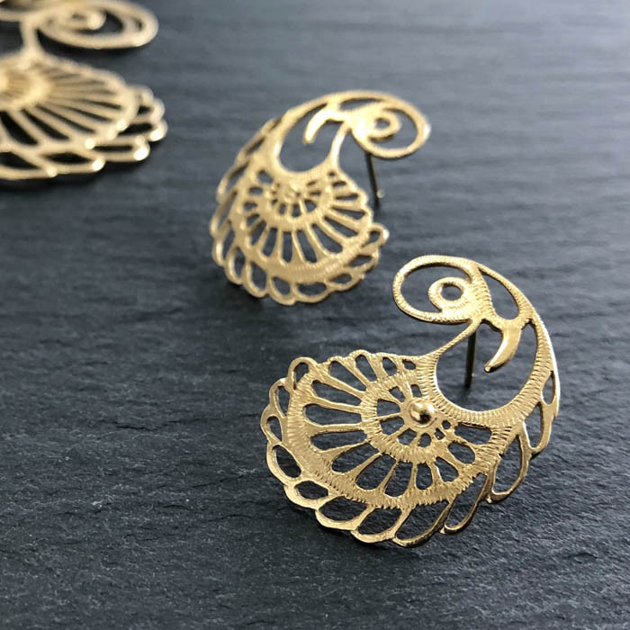 new paisley(s) ピアス(イヤリング) gold【FP278】
