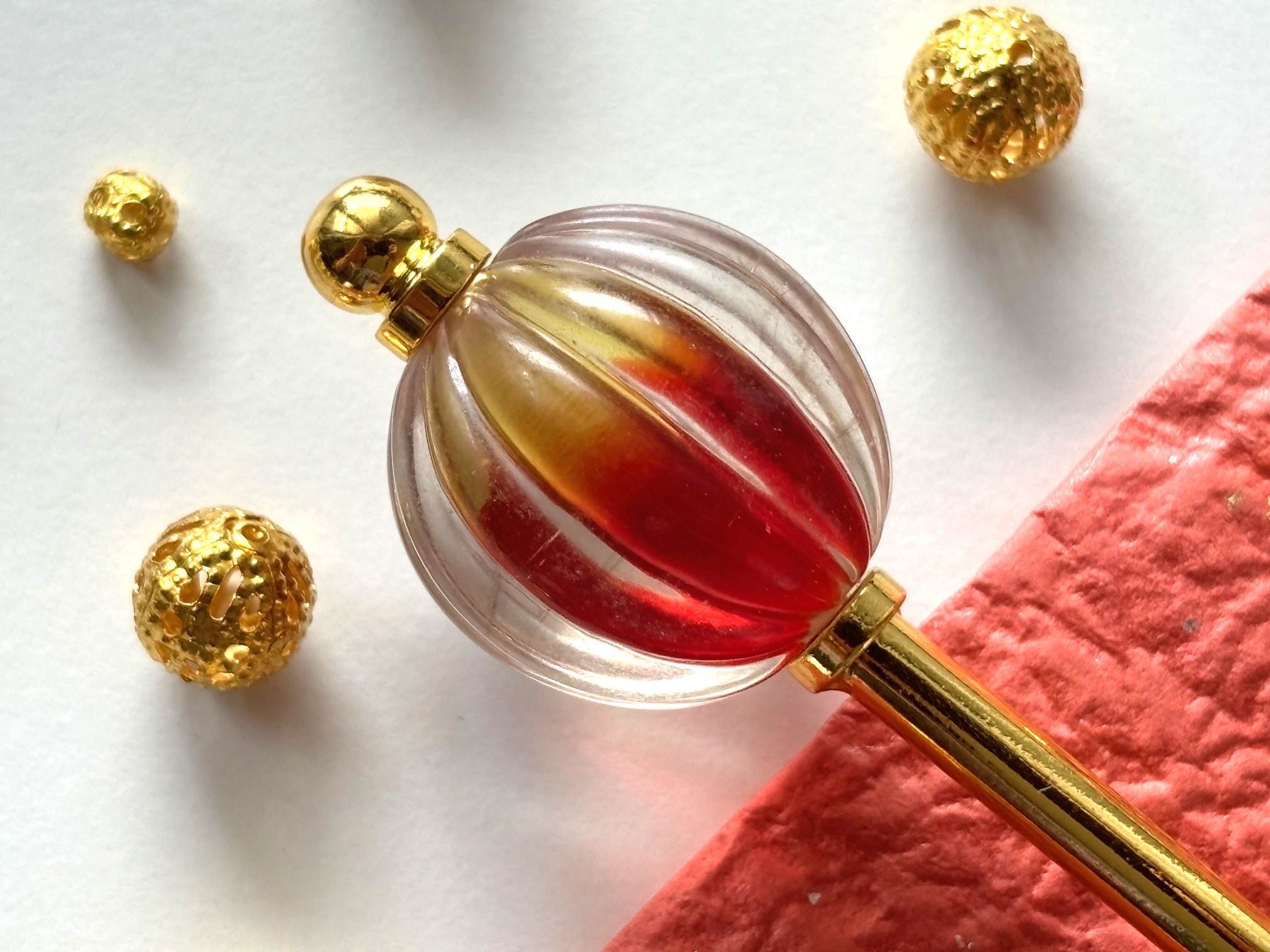 【訳あり・アウトレット品】かんざし　赤と黄色の炎のようなグラデーションのとんぼ玉A　一本挿し　一本簪　秋　紅葉