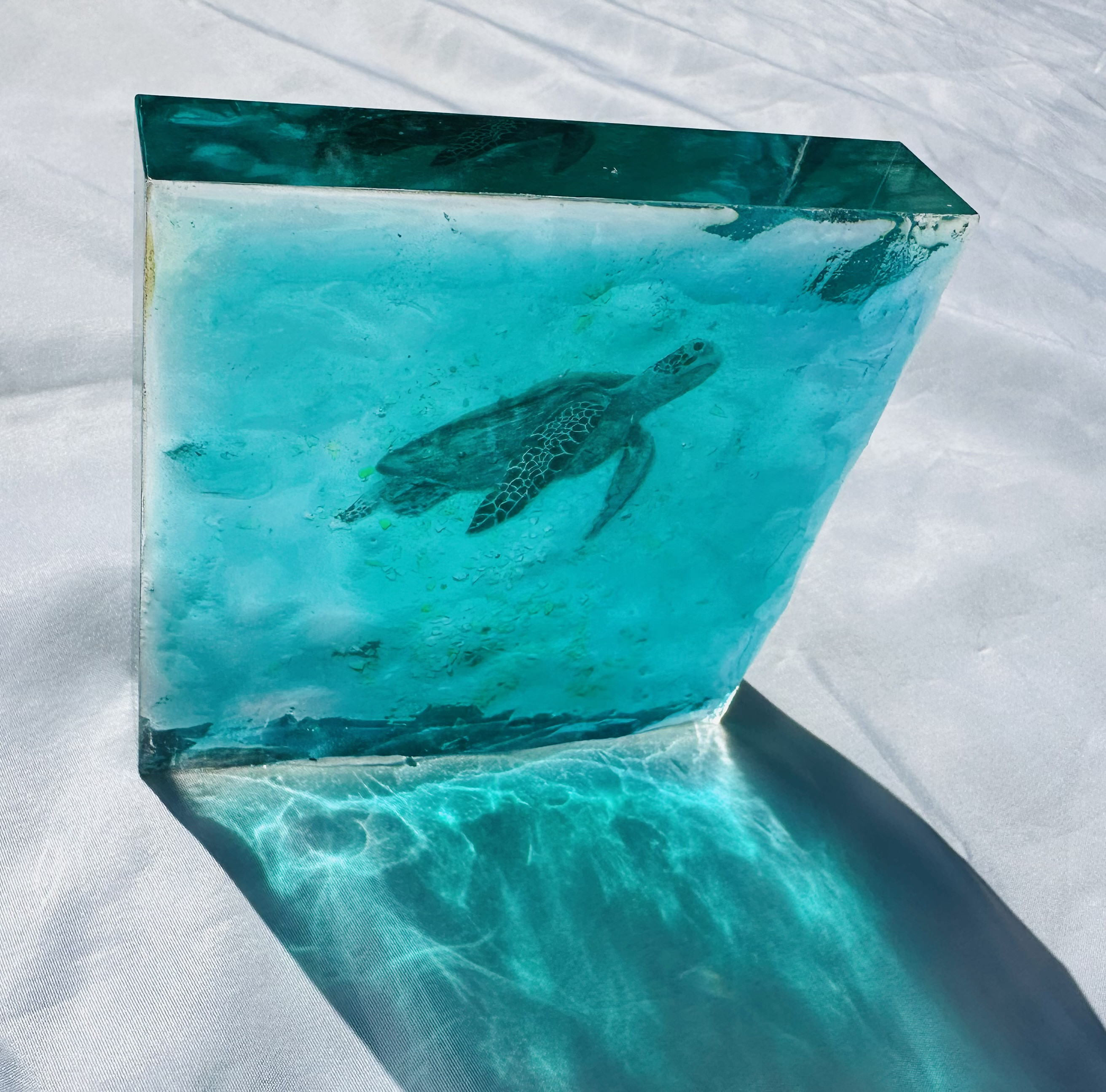 新作インテリアアートブロック　エメラルドグリーンの海とホヌ　海亀　水中のカメ